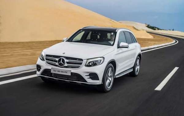 Cứ 4 tiếng có một người Việt mua xe Mercedes GLC