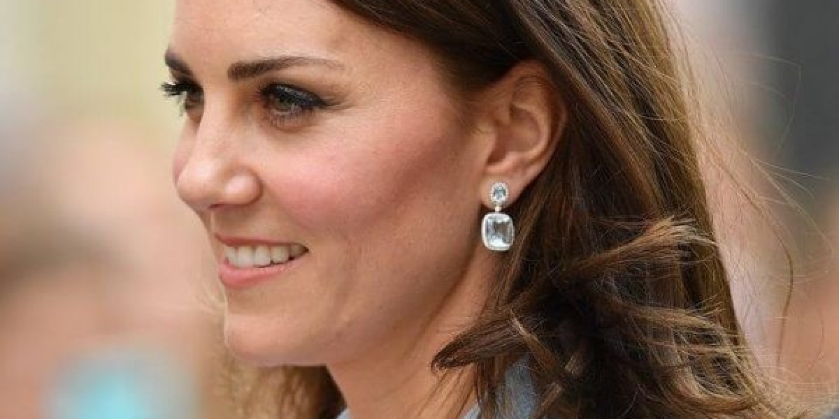 Chia sẻ bí quyết phối trang sức của công nương Kate Middleton