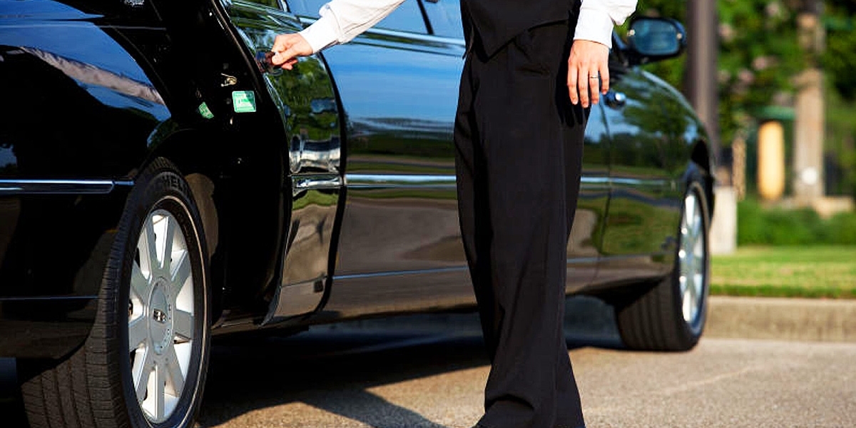 Chauffeur Limo Services: Elevating Your Travel Experience