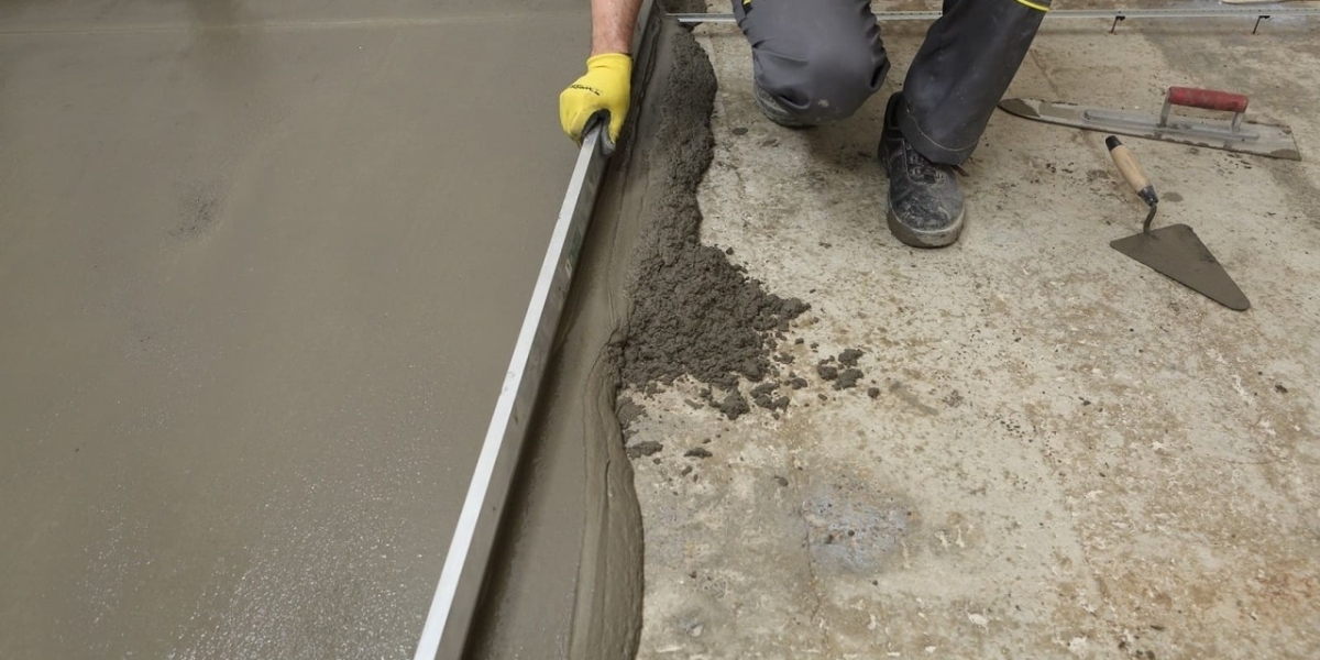 How to properly level the floor before screeding