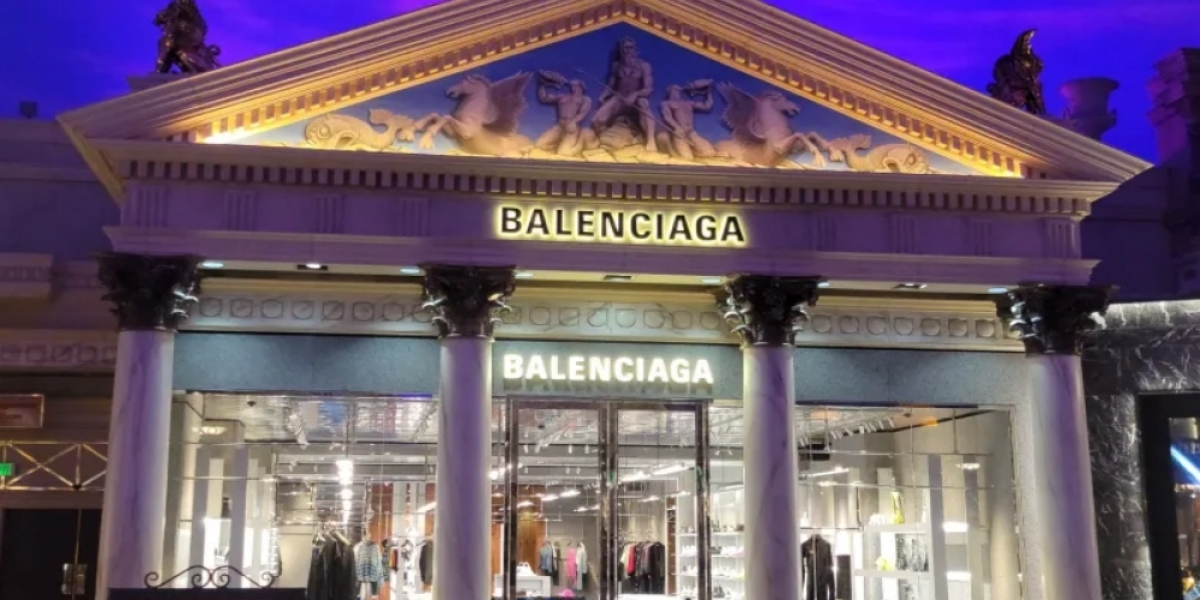 Balenciaga Shoes been encouraged to wear hats bearing