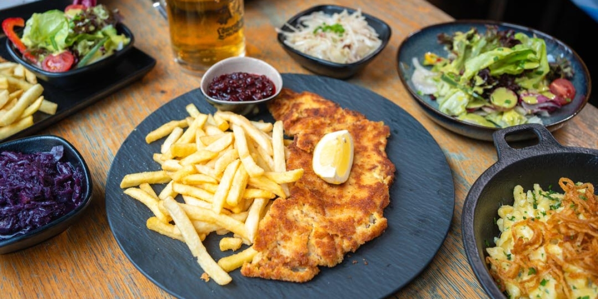 Willkommen im Atzinger: Das Beste Wirtshaus in München für bayerische Küche