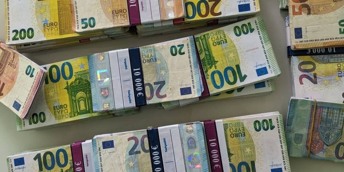 How to detect counterfeit euro in Poland