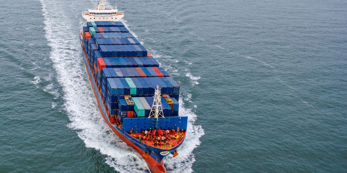 Air Cargo vs. Sea Cargo: Which Is Best for Shipping from Dubai to the UK?
